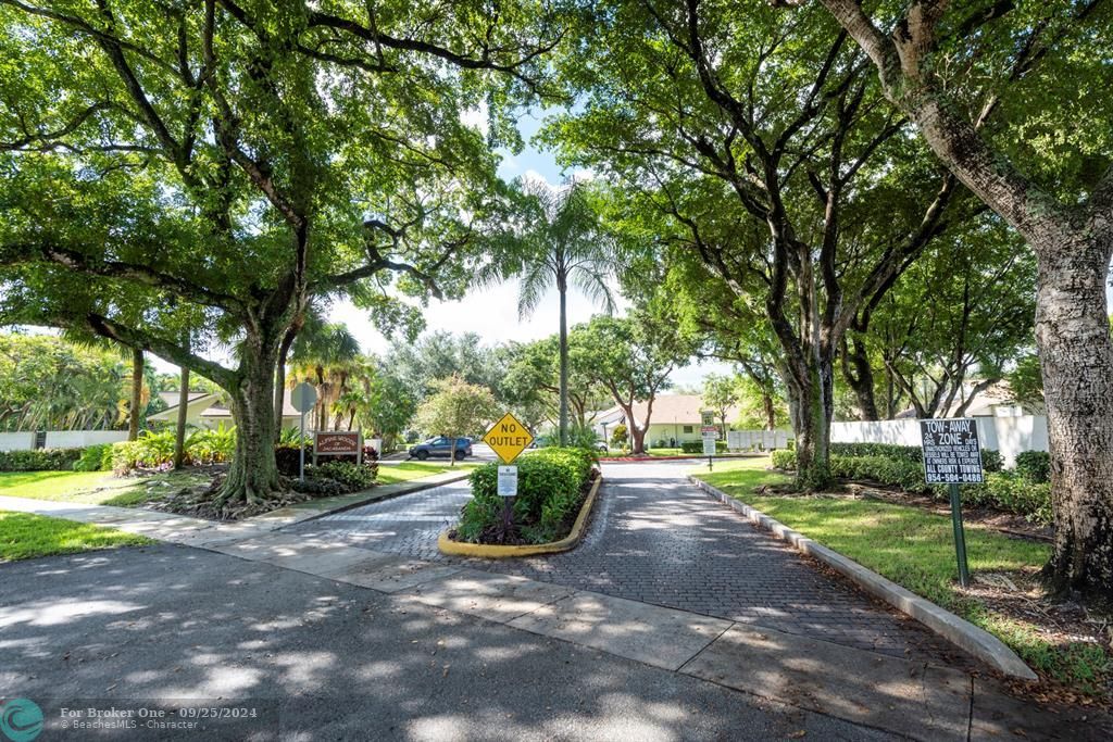 Active With Contract: $380,000 (3 beds, 2 baths, 1282 Square Feet)