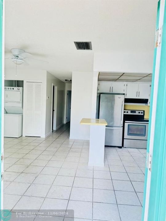 For Rent: $2,295 (2 beds, 2 baths, 700 Square Feet)