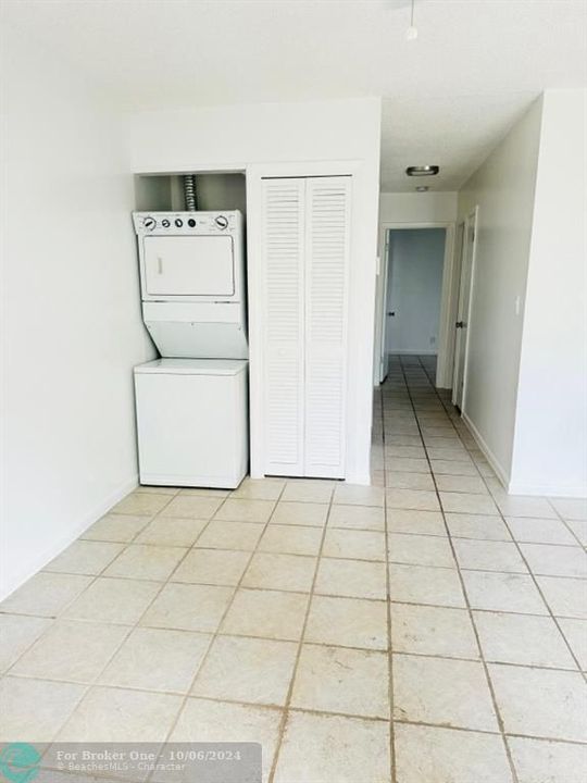 For Rent: $2,295 (2 beds, 2 baths, 700 Square Feet)