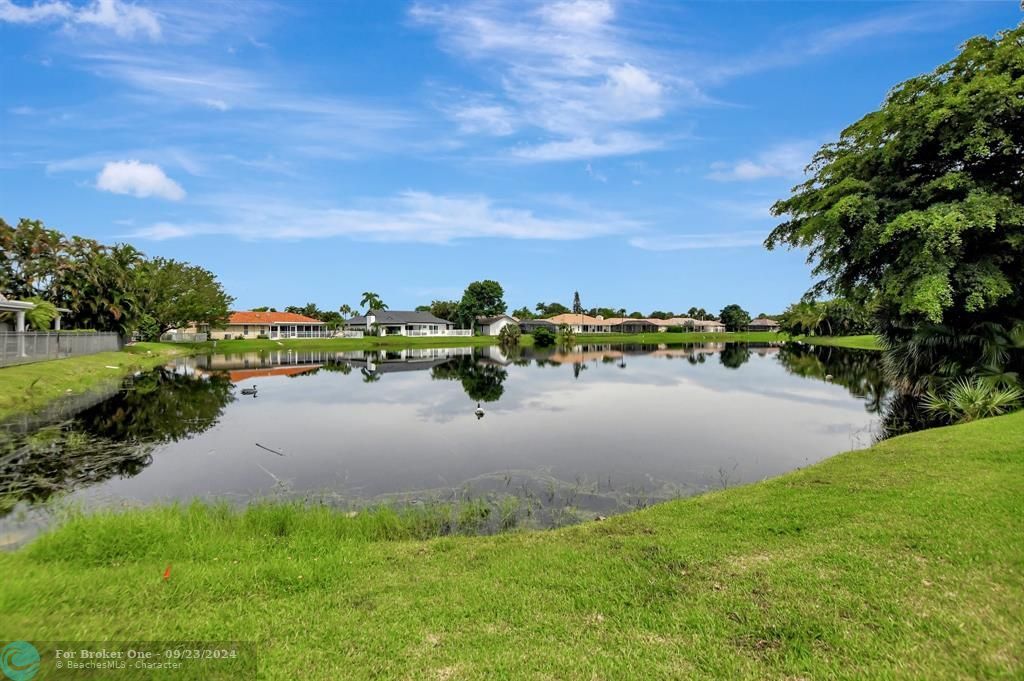 For Sale: $999,900 (3 beds, 2 baths, 2290 Square Feet)