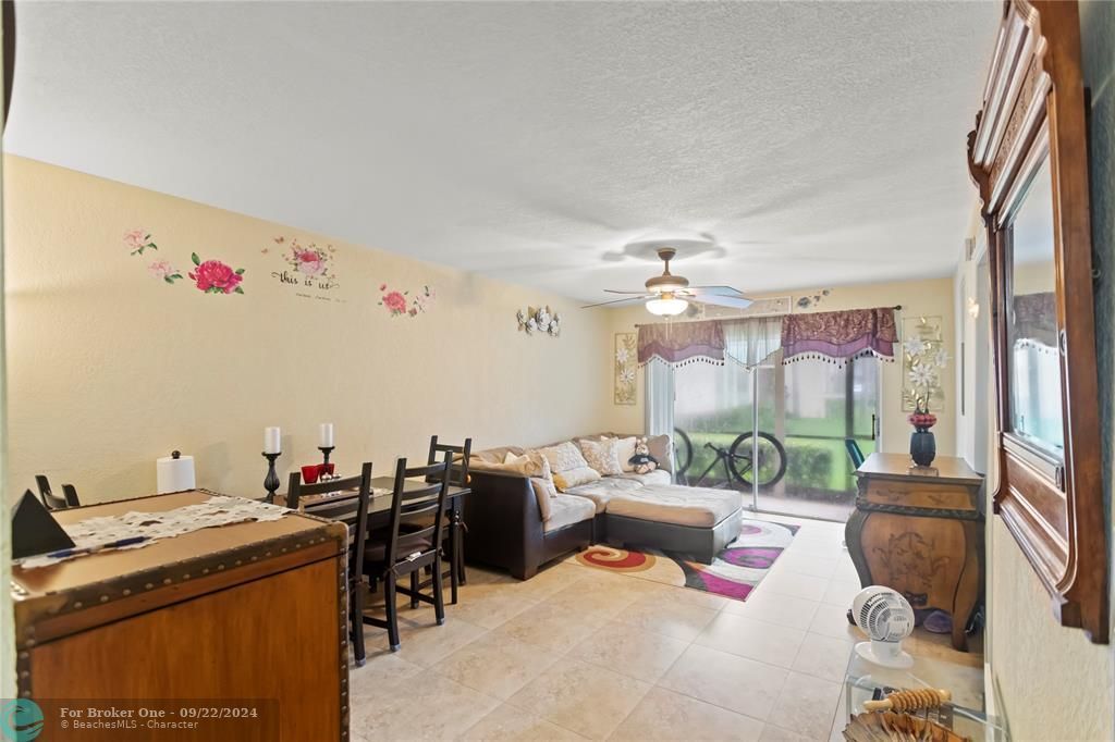 For Sale: $151,000 (1 beds, 1 baths, 690 Square Feet)