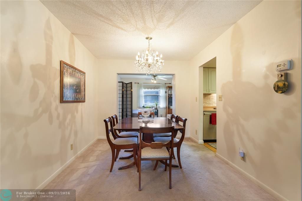 For Sale: $357,000 (2 beds, 2 baths, 1587 Square Feet)