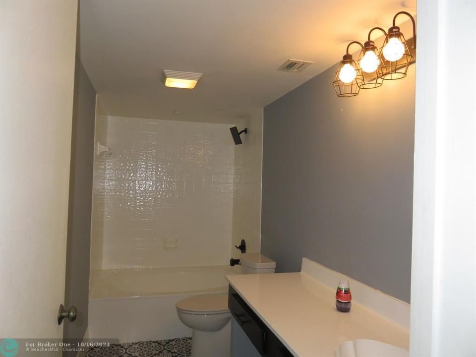 For Sale: $189,900 (2 beds, 2 baths, 1399 Square Feet)