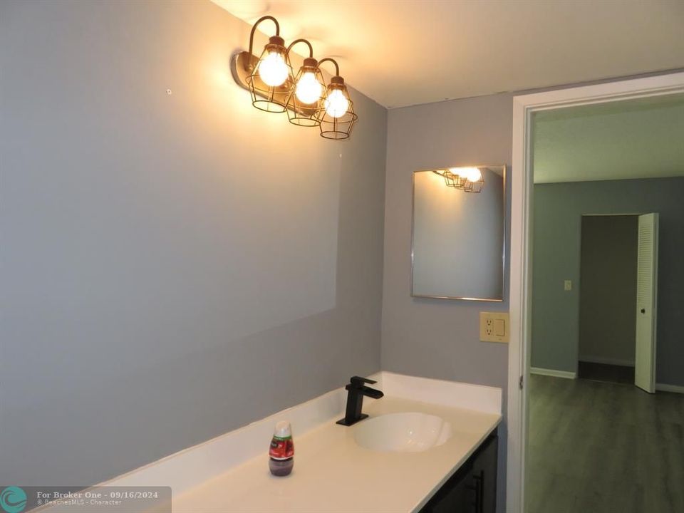 For Sale: $189,900 (2 beds, 2 baths, 1399 Square Feet)