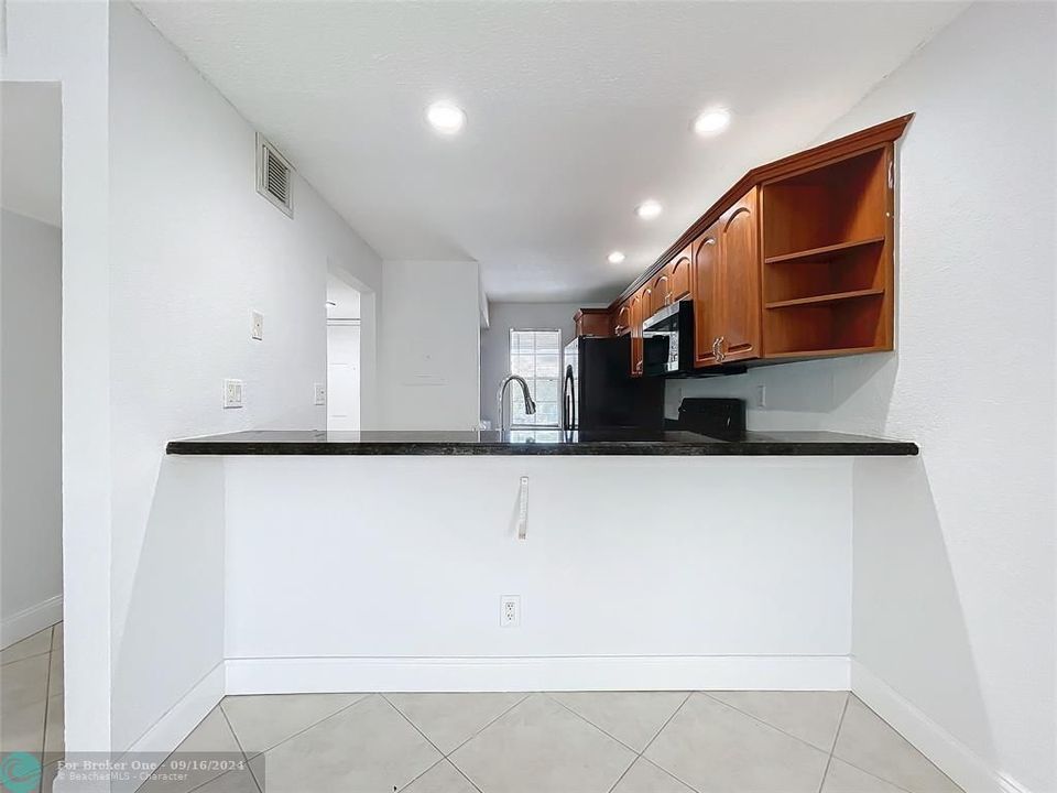 En Venta: $219,000 (2 camas, 2 baños, 965 Pies cuadrados)