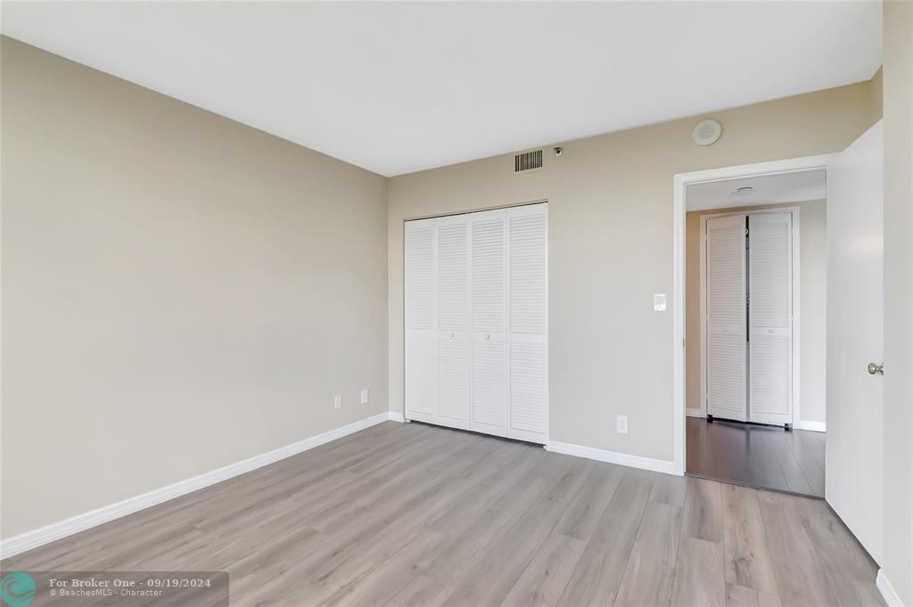 For Sale: $295,000 (2 beds, 2 baths, 1180 Square Feet)