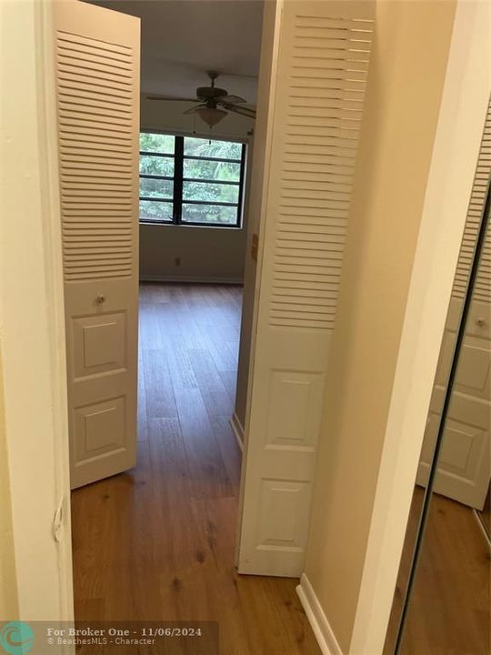 For Rent: $1,600 (1 beds, 1 baths, 900 Square Feet)