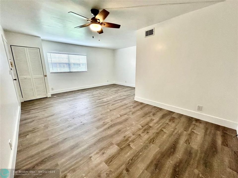 For Rent: $1,650 (1 beds, 1 baths, 610 Square Feet)