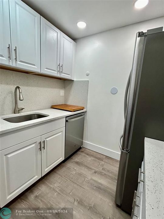 For Rent: $1,650 (1 beds, 1 baths, 610 Square Feet)