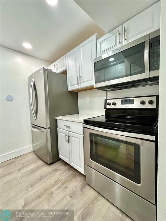 For Rent: $1,650 (1 beds, 1 baths, 610 Square Feet)