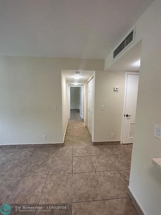 For Rent: $2,000 (2 beds, 2 baths, 933 Square Feet)