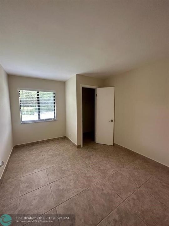 For Rent: $2,000 (2 beds, 2 baths, 933 Square Feet)