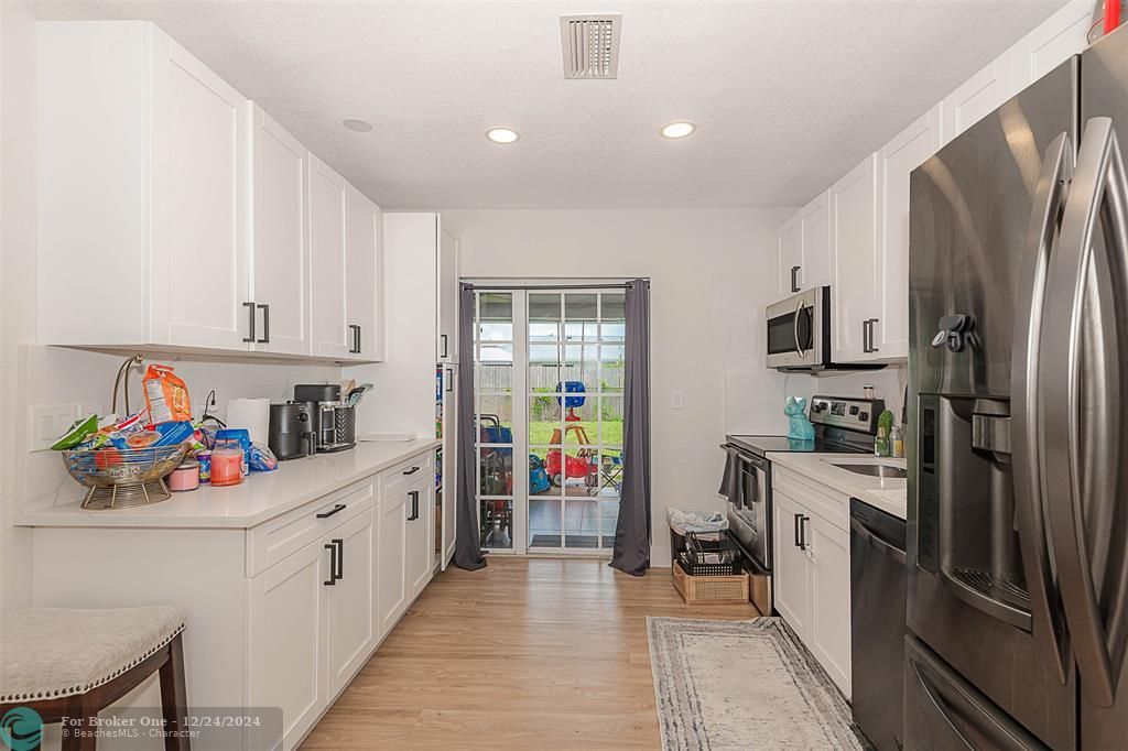 Active With Contract: $685,000 (0 beds, 0 baths, 1600 Square Feet)