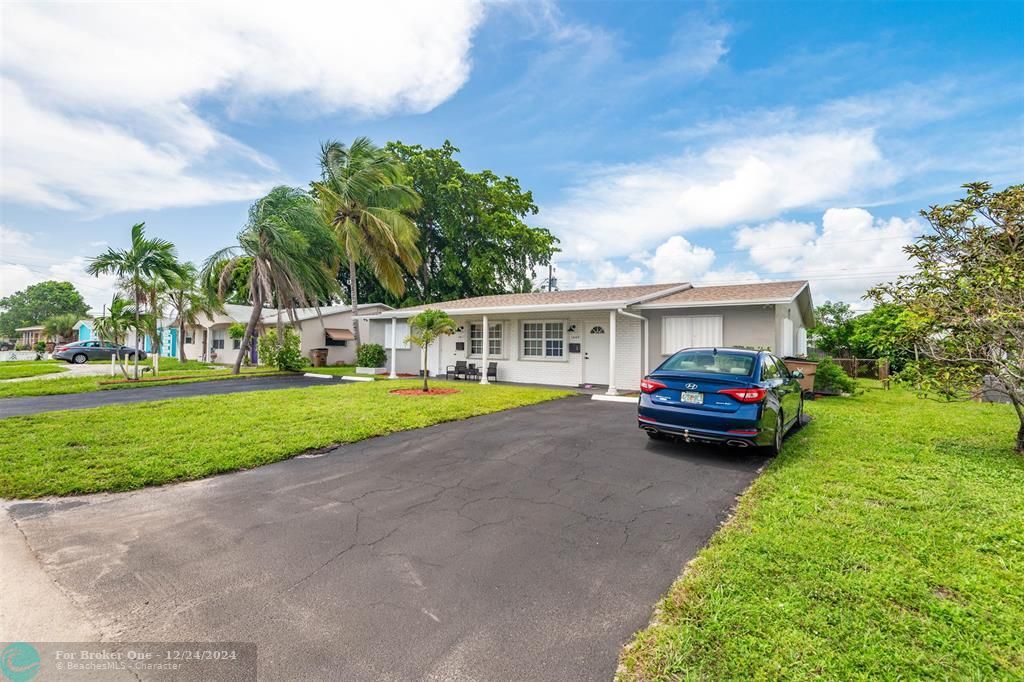 Active With Contract: $685,000 (0 beds, 0 baths, 1600 Square Feet)