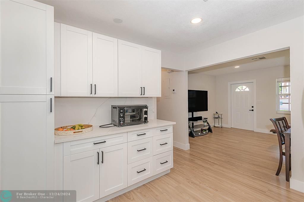 Active With Contract: $685,000 (0 beds, 0 baths, 1600 Square Feet)