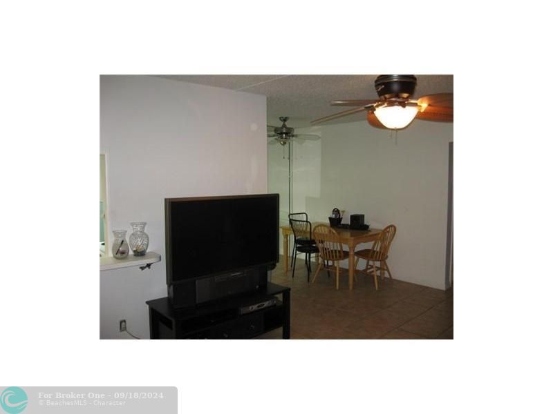 For Rent: $1,650 (1 beds, 1 baths, 690 Square Feet)