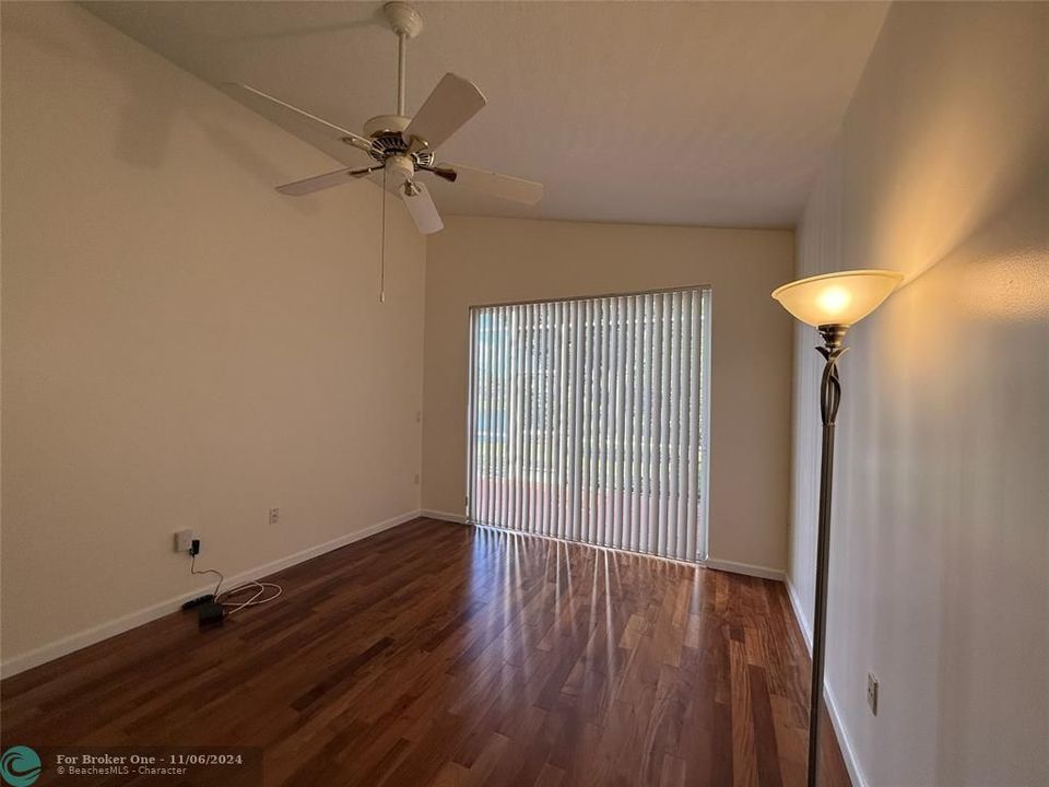 For Rent: $3,400 (3 beds, 2 baths, 1972 Square Feet)