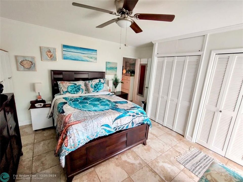 Active With Contract: $2,200 (1 beds, 1 baths, 600 Square Feet)