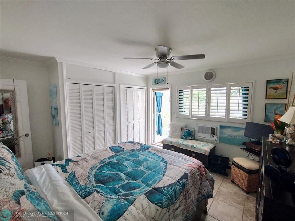 Active With Contract: $2,200 (1 beds, 1 baths, 600 Square Feet)