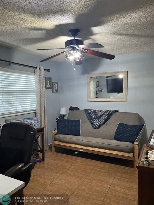 For Sale: $190,000 (2 beds, 2 baths, 920 Square Feet)