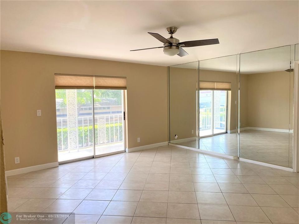 For Rent: $1,900 (2 beds, 2 baths, 1100 Square Feet)