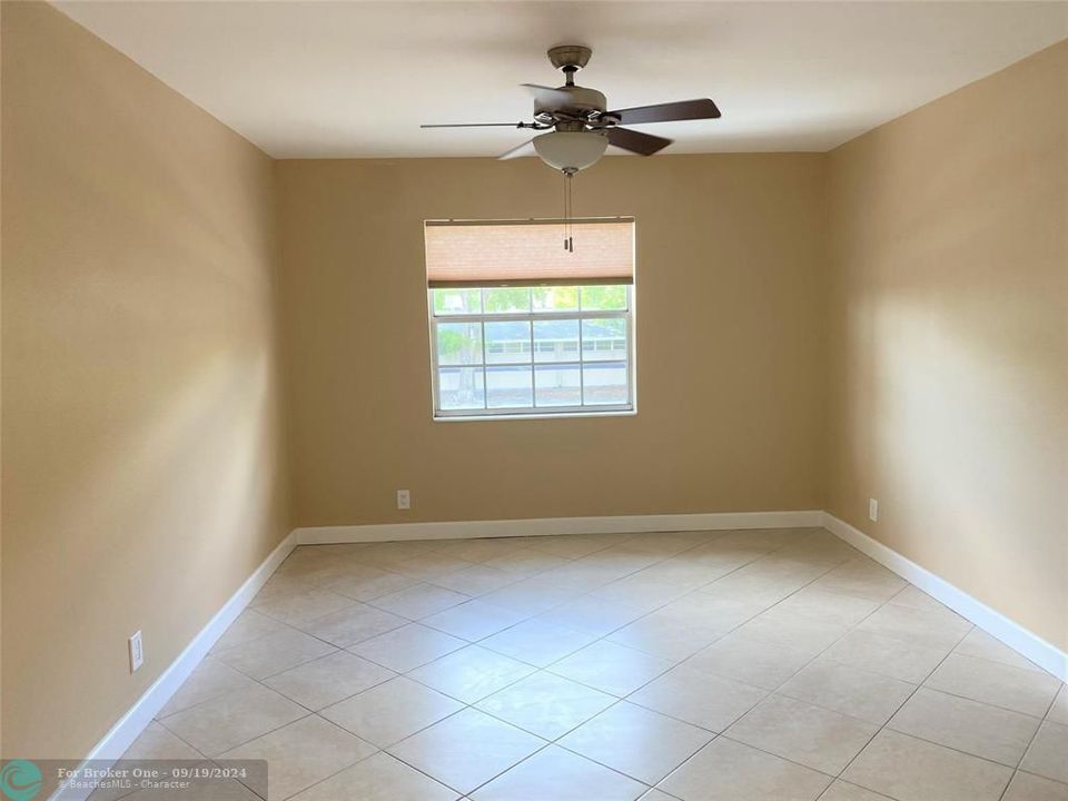 For Rent: $1,900 (2 beds, 2 baths, 1100 Square Feet)