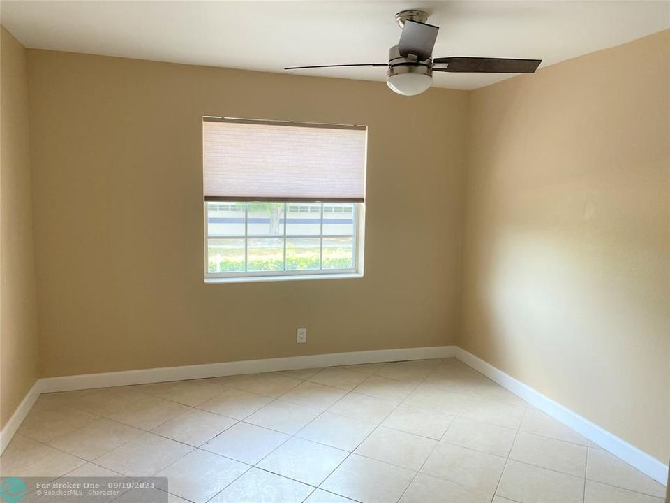 For Rent: $1,900 (2 beds, 2 baths, 1100 Square Feet)