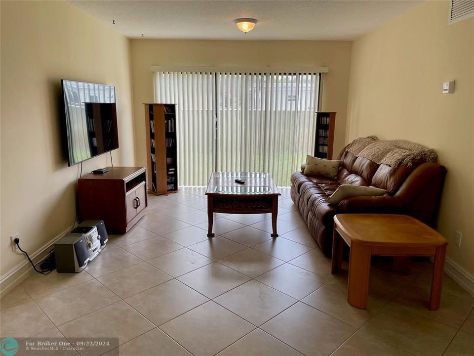 En Venta: $459,900 (4 camas, 2 baños, 2100 Pies cuadrados)