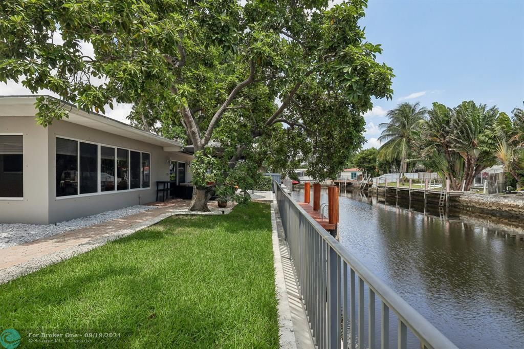 For Sale: $1,278,000 (3 beds, 2 baths, 2485 Square Feet)