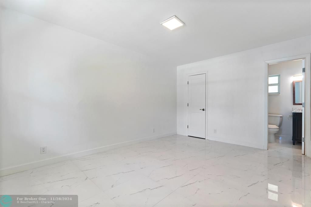 Recently Sold: $1,900 (1 beds, 1 baths, 650 Square Feet)