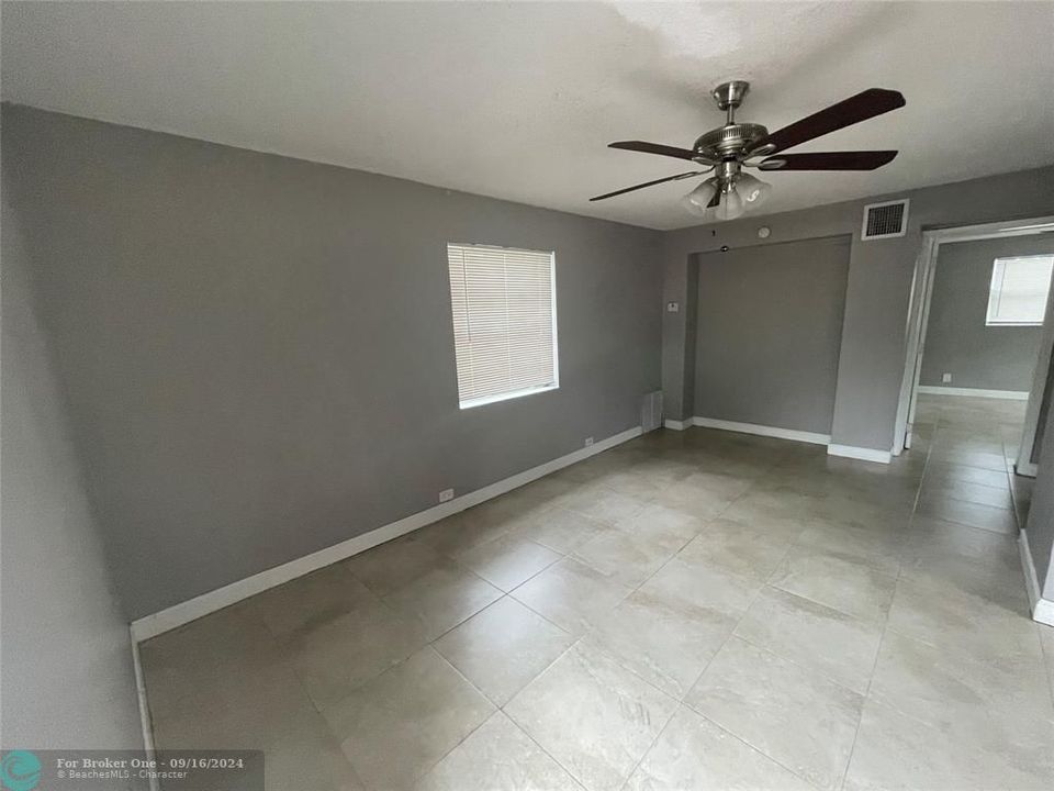 For Sale: $1,600 (1 beds, 1 baths, 0 Square Feet)