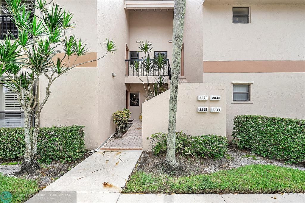 Active With Contract: $329,000 (3 beds, 2 baths, 1120 Square Feet)