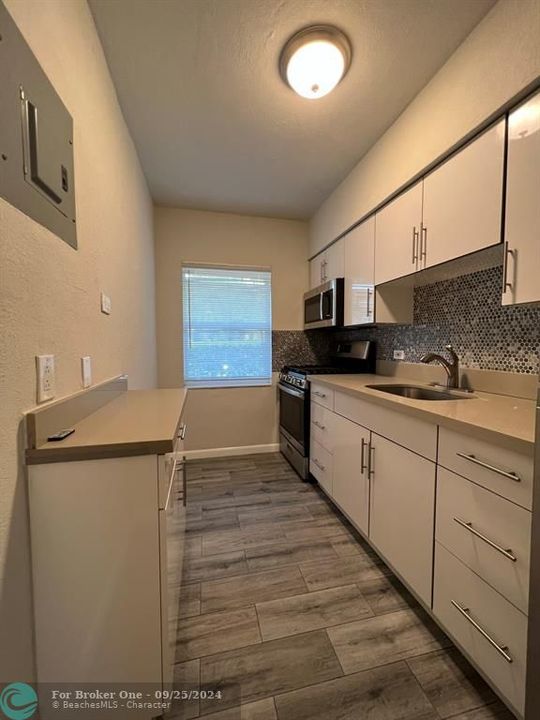 For Rent: $2,200 (1 beds, 1 baths, 15676 Square Feet)