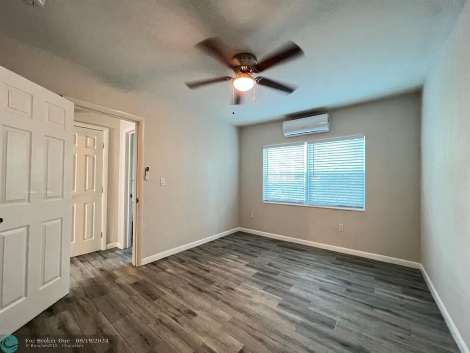 For Rent: $2,200 (1 beds, 1 baths, 15676 Square Feet)