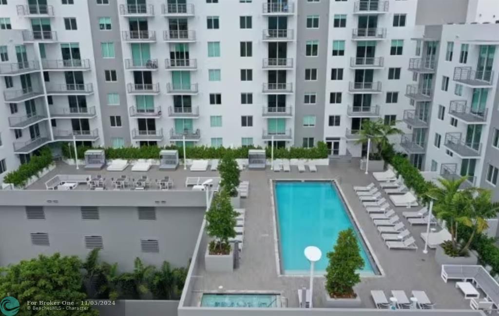 Active With Contract: $2,264 (1 beds, 1 baths, 874 Square Feet)