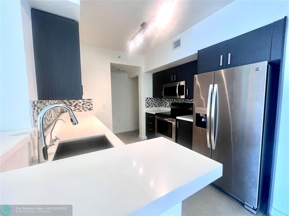 For Rent: $3,071 (2 beds, 2 baths, 1193 Square Feet)