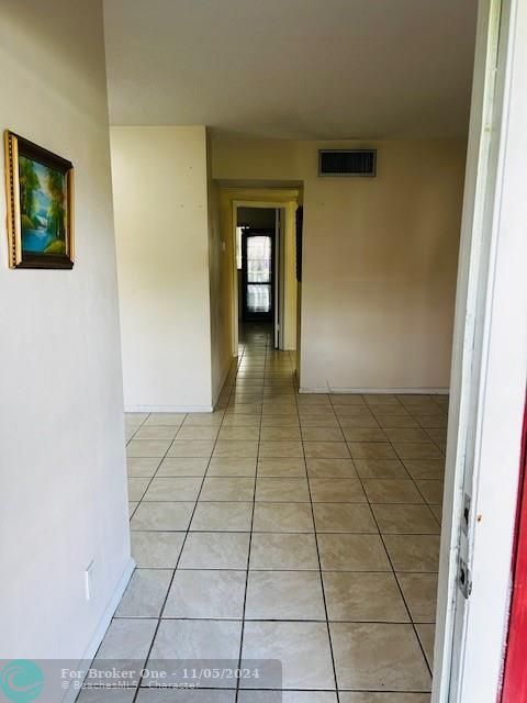 For Rent: $1,900 (2 beds, 2 baths, 828 Square Feet)