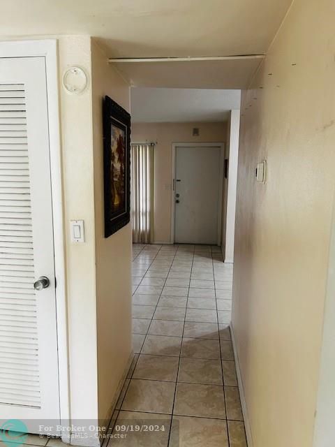 For Rent: $1,900 (2 beds, 2 baths, 828 Square Feet)