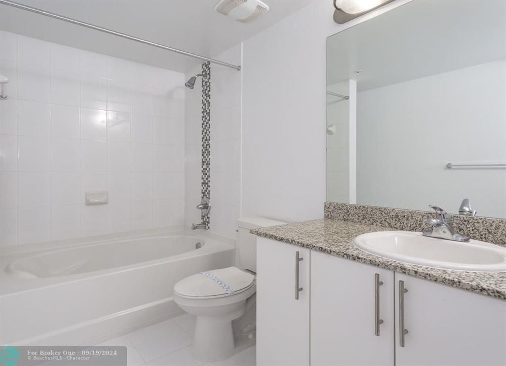 For Rent: $2,763 (1 beds, 1 baths, 921 Square Feet)