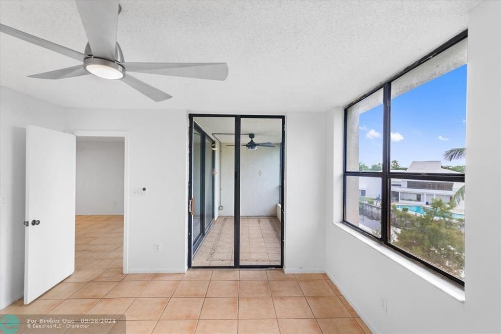 Active With Contract: $2,300 (2 beds, 2 baths, 1049 Square Feet)