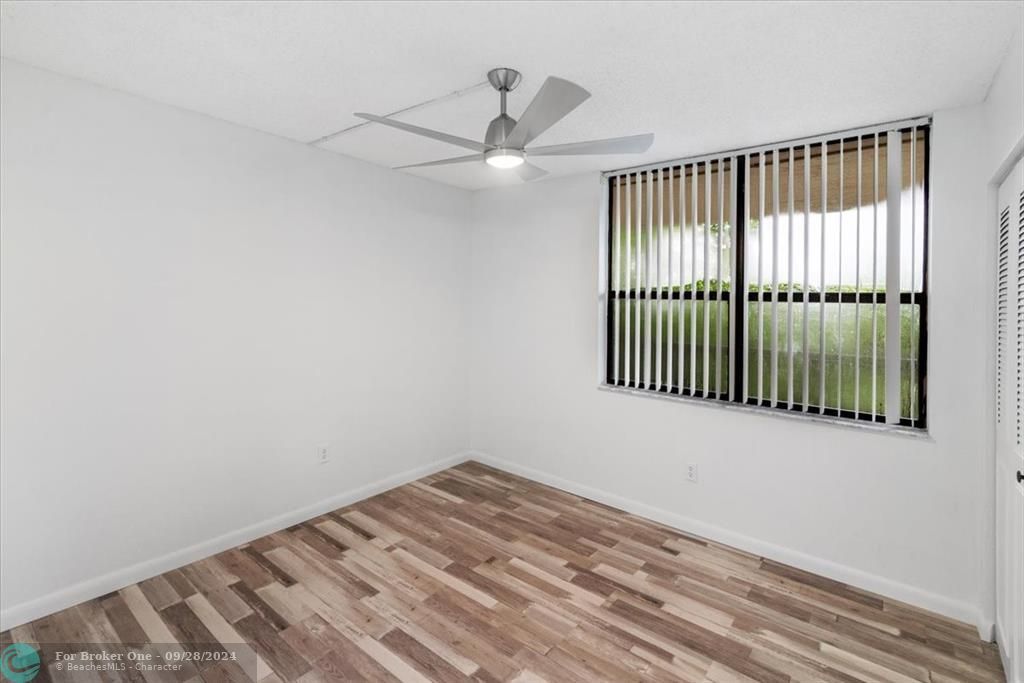 Active With Contract: $2,300 (2 beds, 2 baths, 1049 Square Feet)