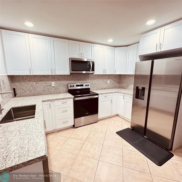 For Sale: $3,500 (3 beds, 2 baths, 1484 Square Feet)