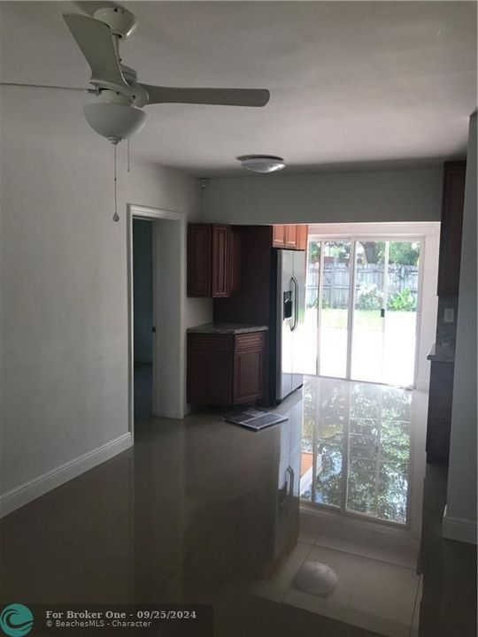 For Rent: $3,200 (3 beds, 2 baths, 820 Square Feet)