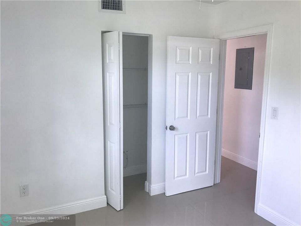 For Rent: $3,200 (3 beds, 2 baths, 820 Square Feet)