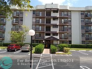 Active With Contract: $1,300 (1 beds, 1 baths, 619 Square Feet)