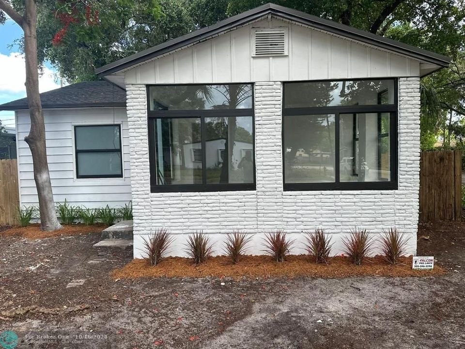 For Rent: $3,200 (3 beds, 2 baths, 1500 Square Feet)