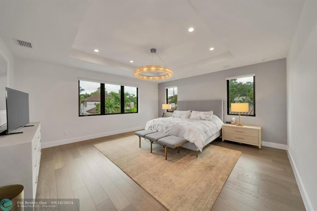 For Sale: $3,395,000 (4 beds, 4 baths, 3438 Square Feet)