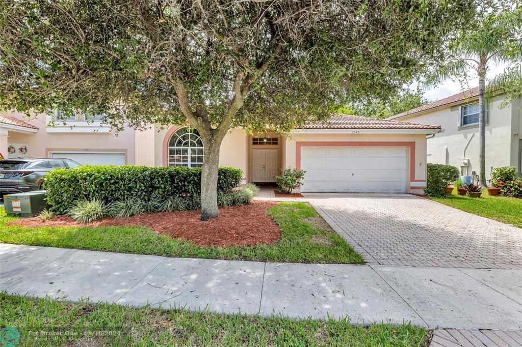 For Sale: $560,000 (3 beds, 2 baths, 1662 Square Feet)