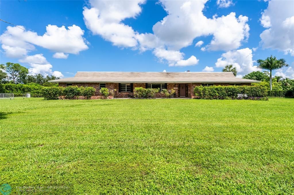 For Sale: $1,020,000 (3 beds, 2 baths, 2696 Square Feet)