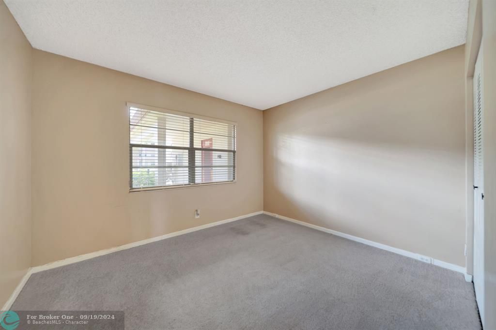 For Rent: $2,200 (2 beds, 2 baths, 1192 Square Feet)